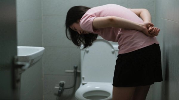 金鼎配资 总觉得尿频是喝水多？或是尿路感染，4个习惯你天天在犯